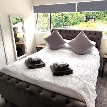Beautiful Detached 1 Bedroom Apartment Eltham Dış mekan fotoğraf