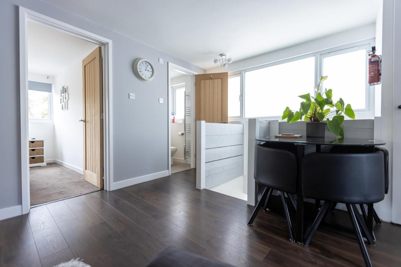 Beautiful Detached 1 Bedroom Apartment Eltham Dış mekan fotoğraf